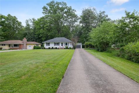 4117 Canterbury Road North Olmsted OH 44070