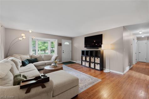4117 Canterbury Road North Olmsted OH 44070