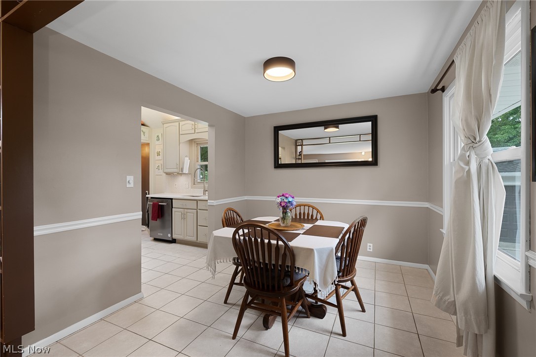 4117 Canterbury Road North Olmsted OH 44070