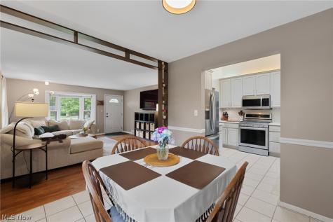 4117 Canterbury Road North Olmsted OH 44070