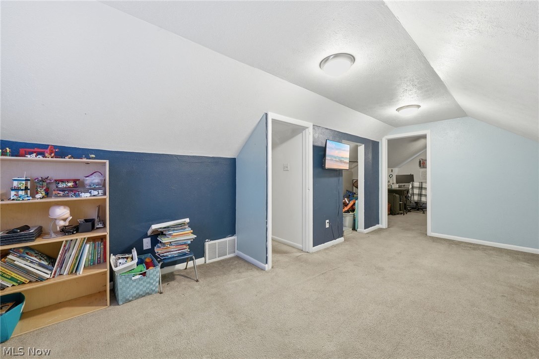 1852 Cramer Avenue Akron OH 44312