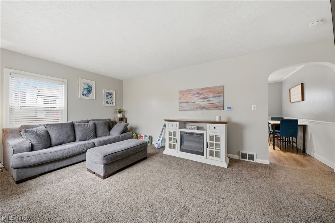1852 Cramer Avenue Akron OH 44312