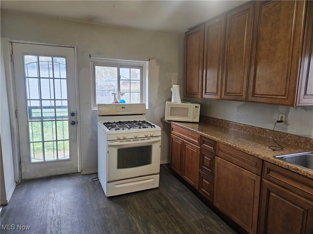 715 E 156th Street Cleveland OH 44110