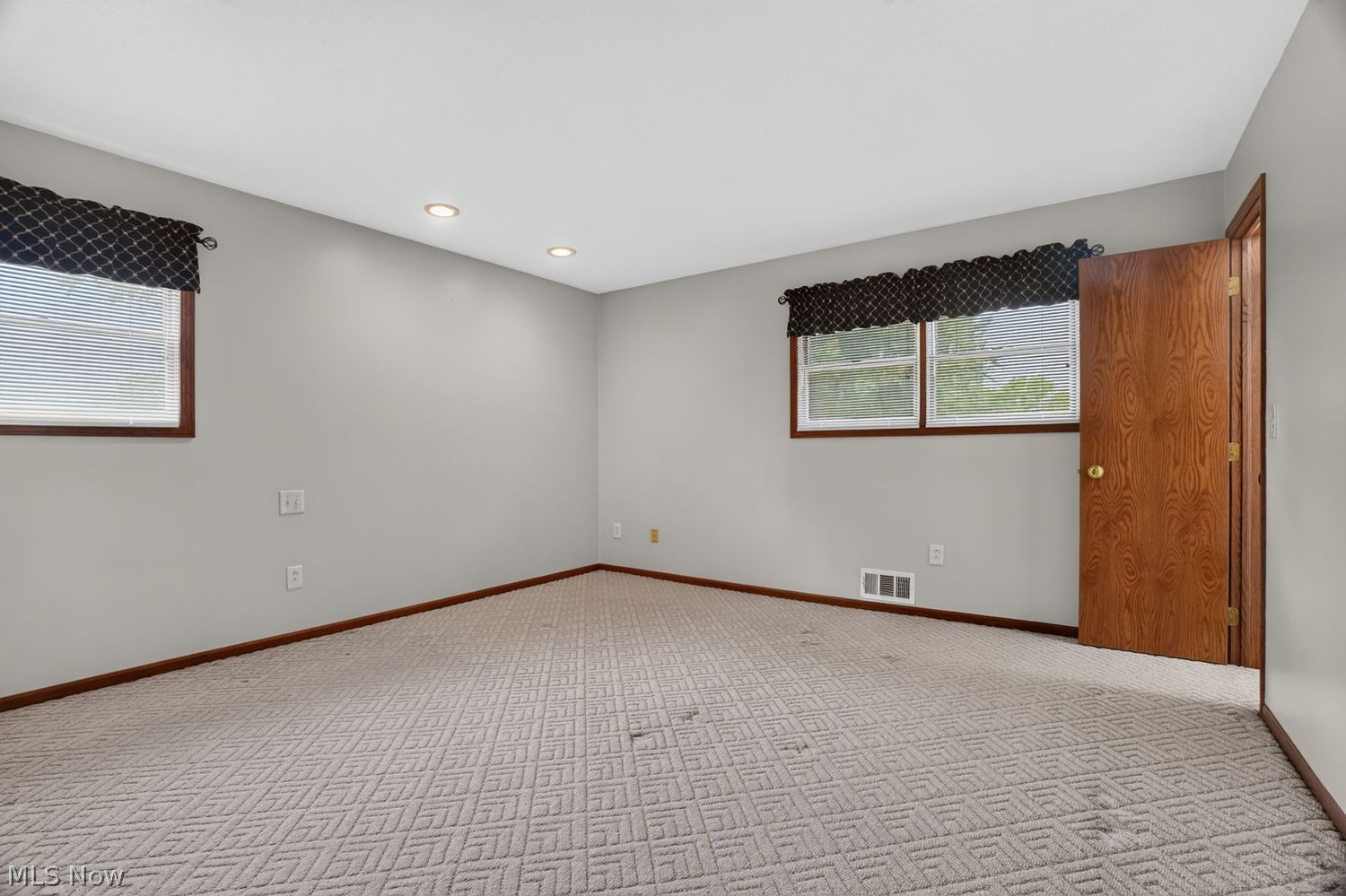 10548 Briar Hill Drive Kirtland OH 44094