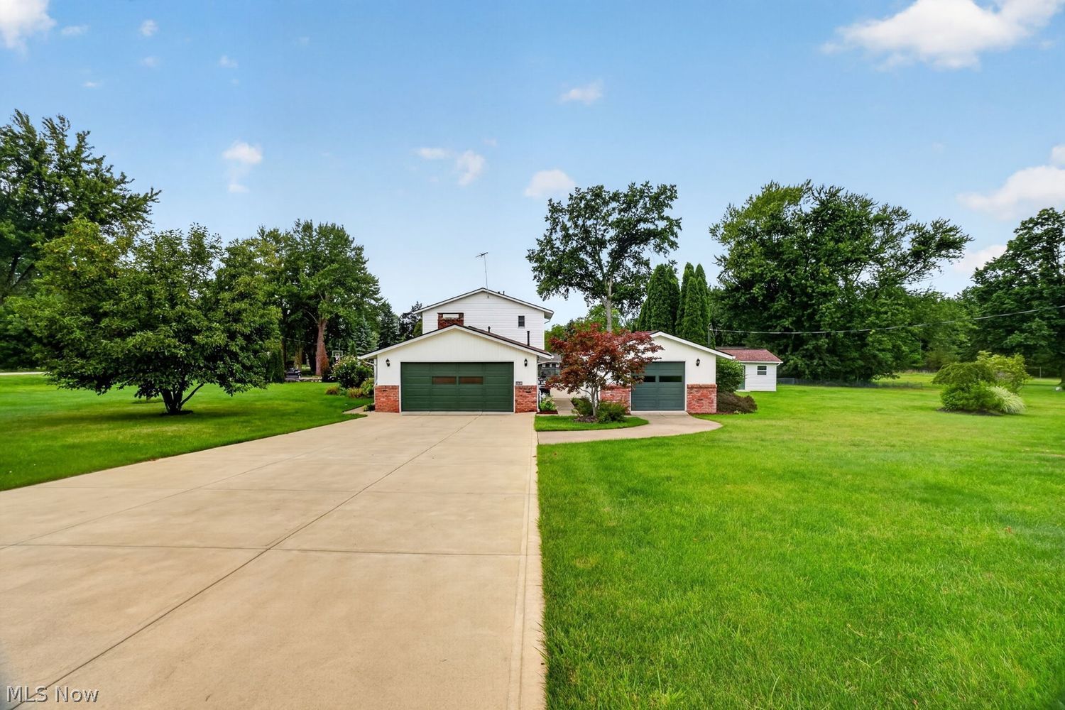 10548 Briar Hill Drive Kirtland OH 44094