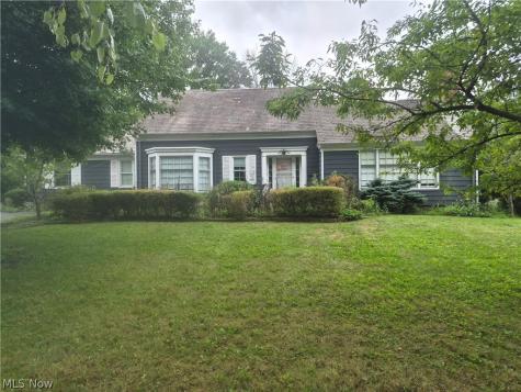 24700 Bryden Road Beachwood OH 44122