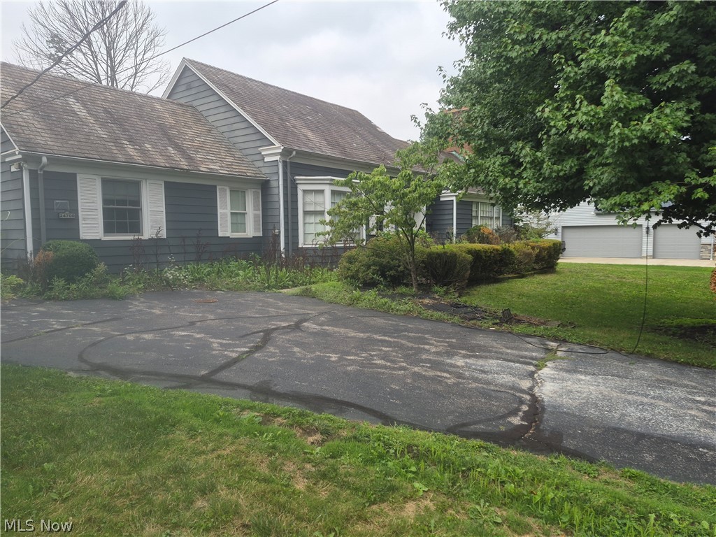 24700 Bryden Road Beachwood OH 44122
