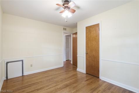 30210 Wolf Road Bay Village OH 44140