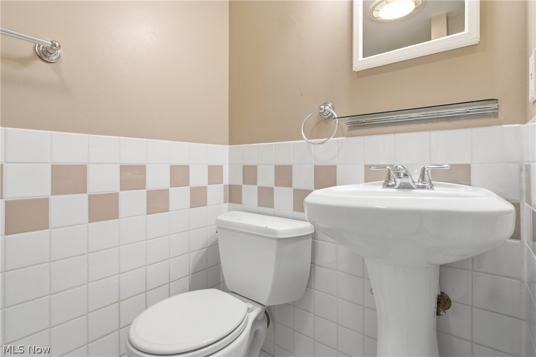 30210 Wolf Road Bay Village OH 44140