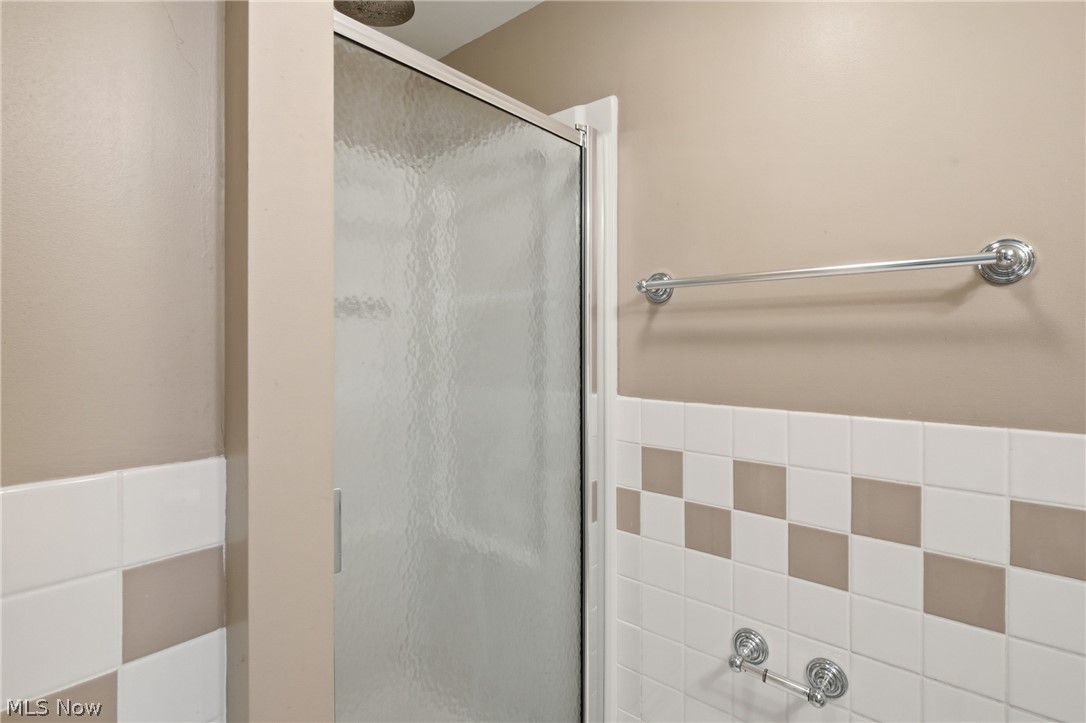 30210 Wolf Road Bay Village OH 44140