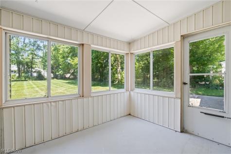 30210 Wolf Road Bay Village OH 44140