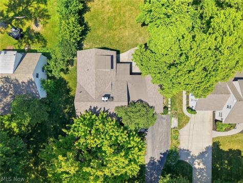 30210 Wolf Road Bay Village OH 44140
