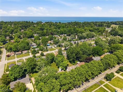 30210 Wolf Road Bay Village OH 44140