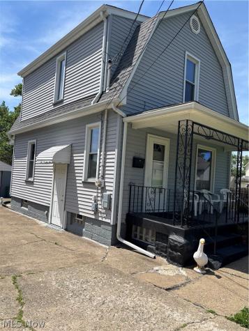 220 Baldwin Avenue Niles OH 44446