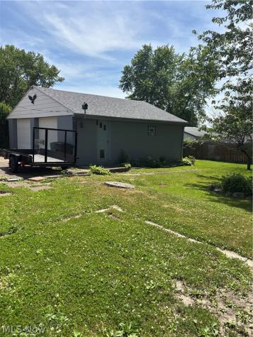 220 Baldwin Avenue Niles OH 44446