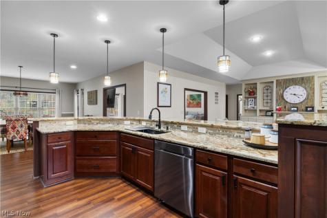 5247 Birchmont Avenue SW Canton OH 44706