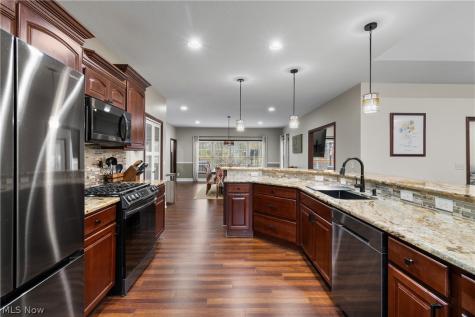 5247 Birchmont Avenue SW Canton OH 44706
