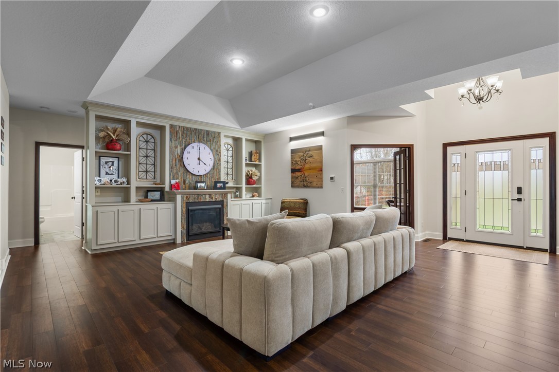 5247 Birchmont Avenue SW Canton OH 44706