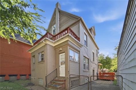 3818 Woodbridge Avenue Cleveland OH 44109