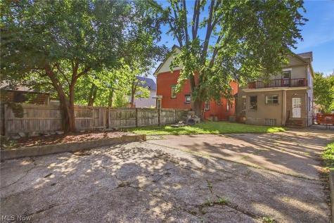 3818 Woodbridge Avenue Cleveland OH 44109