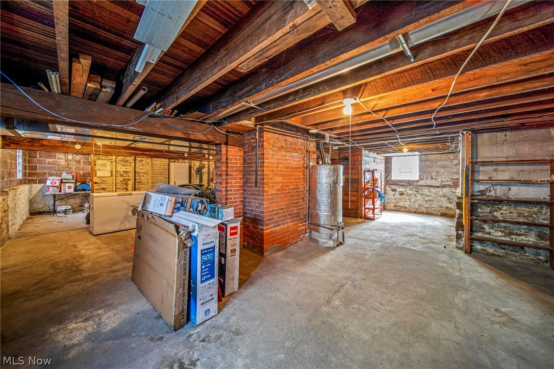 165 S Eagle Street Geneva OH 44041