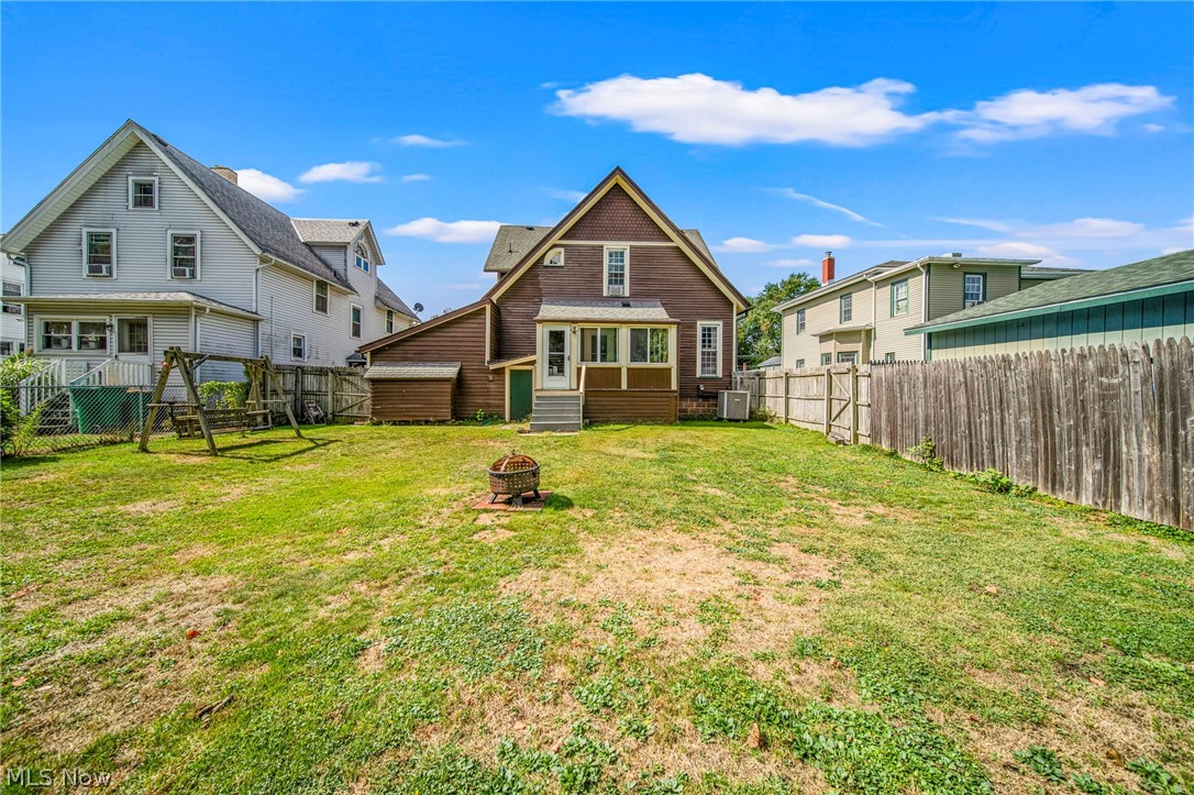 165 S Eagle Street Geneva OH 44041
