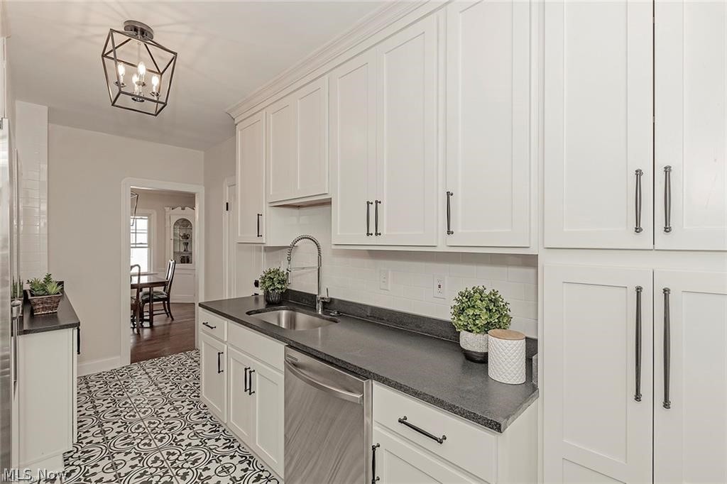 3695 Strandhill Road Shaker Heights OH 44122