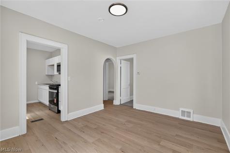 19508 Kildeer Avenue Cleveland OH 44119