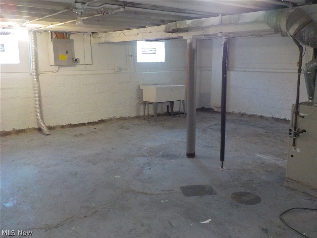 3912 Oak Park Avenue Cleveland OH 44109