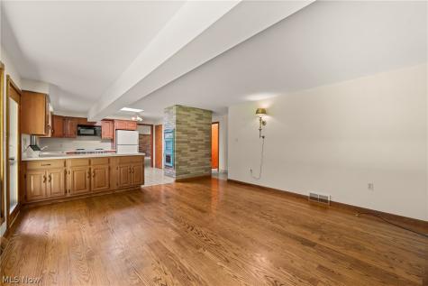18930 Story Rocky River OH 44116