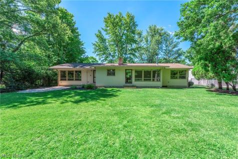 18930 Story Rocky River OH 44116