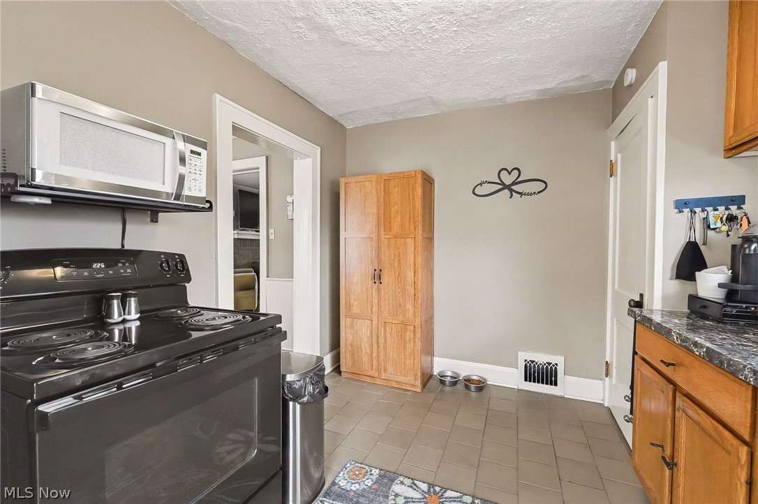 2007 Cleveland Avenue SW Canton OH 44707