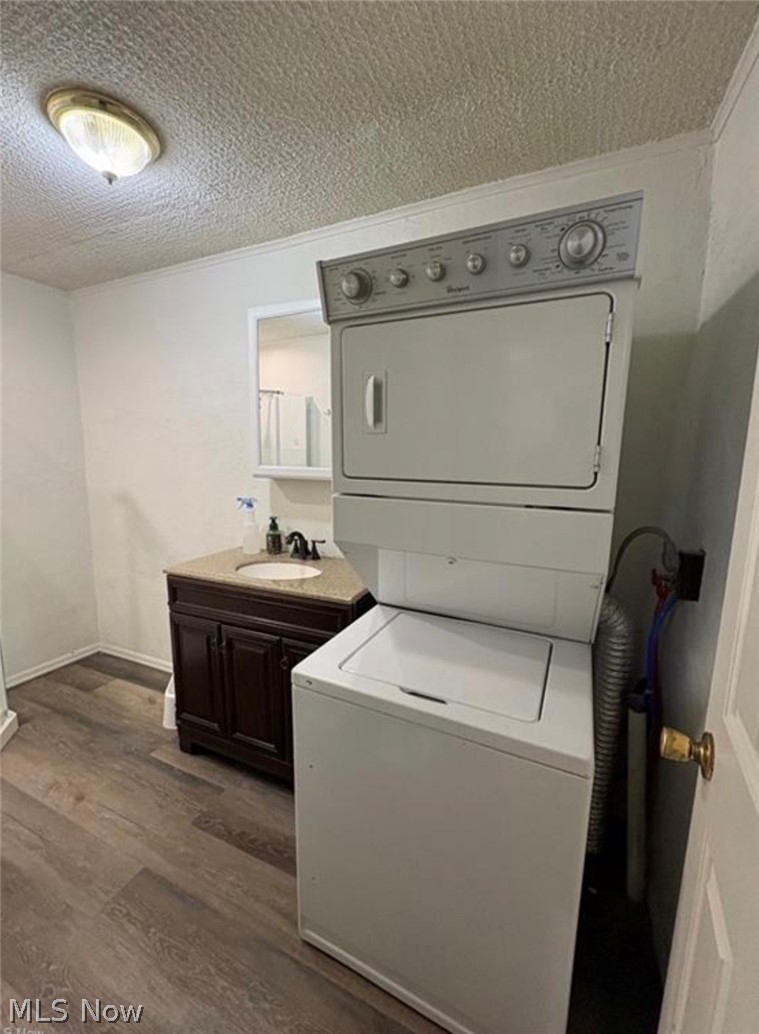805 Clover Alley Wellsville OH 43968