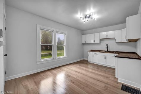 7106 Lawnview Avenue Cleveland OH 44103