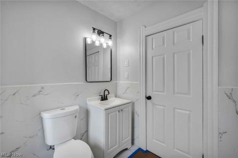 7106 Lawnview Avenue Cleveland OH 44103
