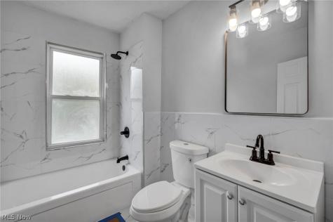 7106 Lawnview Avenue Cleveland OH 44103