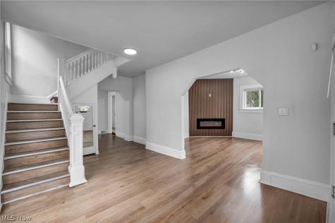 7106 Lawnview Avenue Cleveland OH 44103
