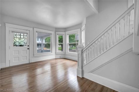 7106 Lawnview Avenue Cleveland OH 44103
