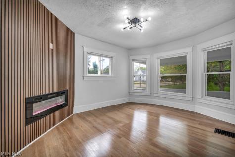 7106 Lawnview Avenue Cleveland OH 44103