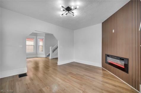 7106 Lawnview Avenue Cleveland OH 44103