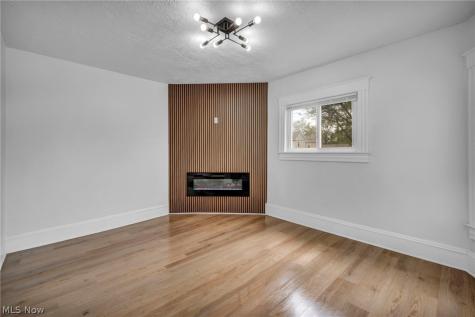 7106 Lawnview Avenue Cleveland OH 44103
