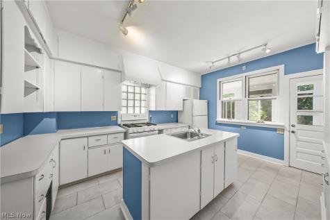 83 S Cedar Street Oberlin OH 44074