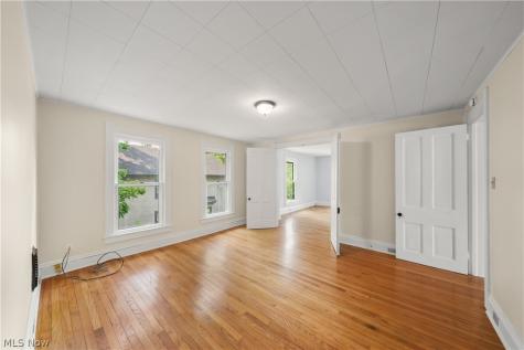83 S Cedar Street Oberlin OH 44074