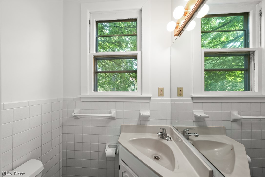 83 S Cedar Street Oberlin OH 44074