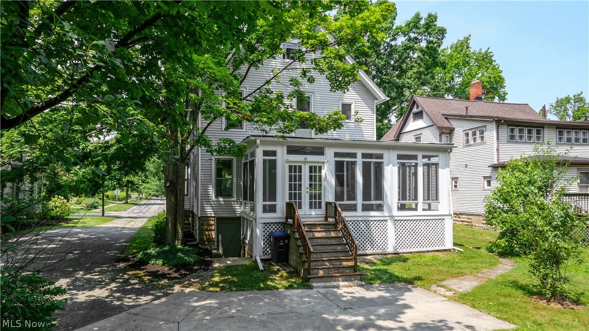 83 S Cedar Street Oberlin OH 44074