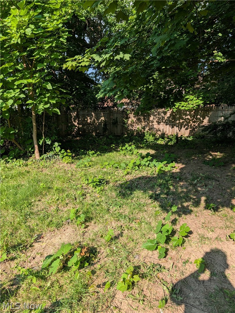 405 Oak Knoll SE Warren OH 44483