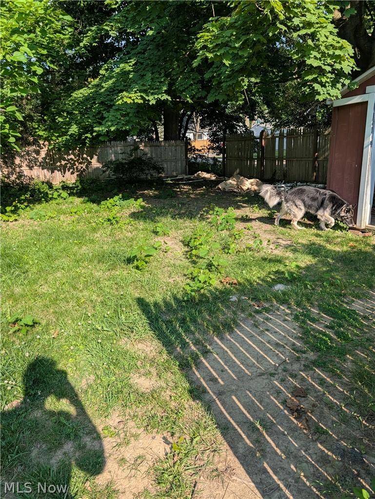 405 Oak Knoll SE Warren OH 44483