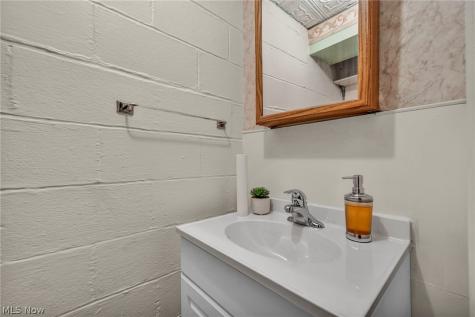 6033 Stearns Road North Olmsted OH 44070