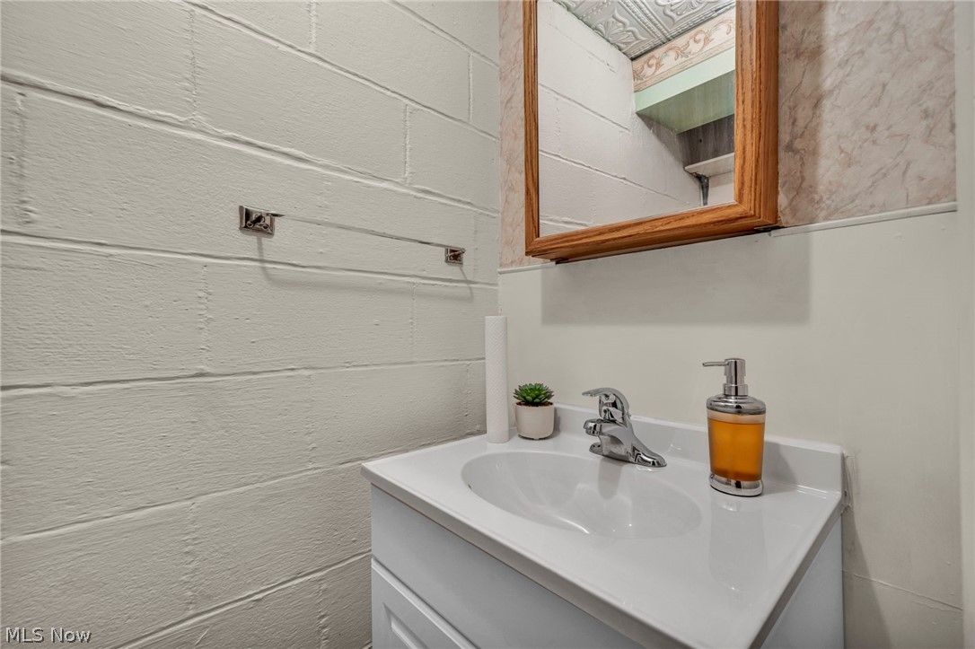 6033 Stearns Road North Olmsted OH 44070