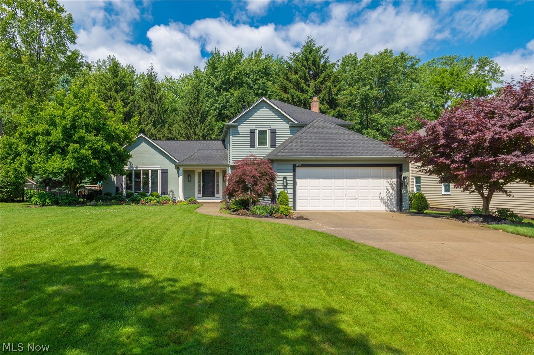 1916 Hunters Point Lane Westlake OH 44145